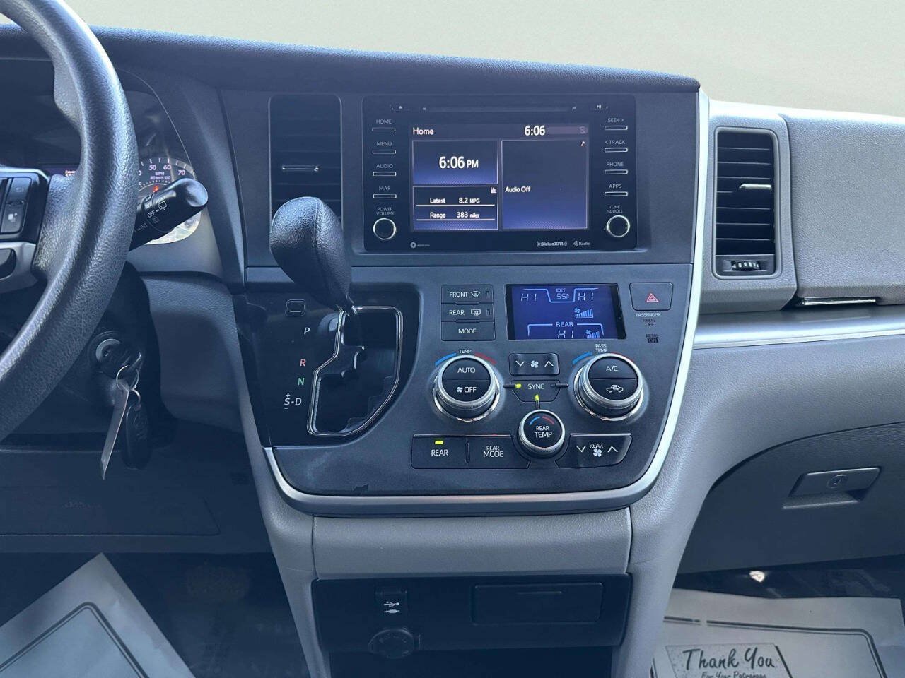 Used 2020 Toyota Sienna LE FWD image 35