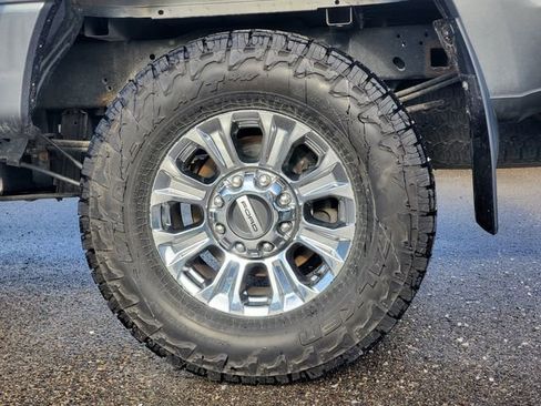 Certified 2019 Ford F250 XLT w/ XLT Premium Package image 30