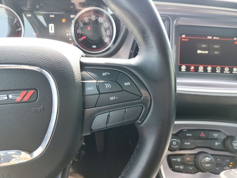 Used 2019 Dodge Challenger SXT RWD image 21