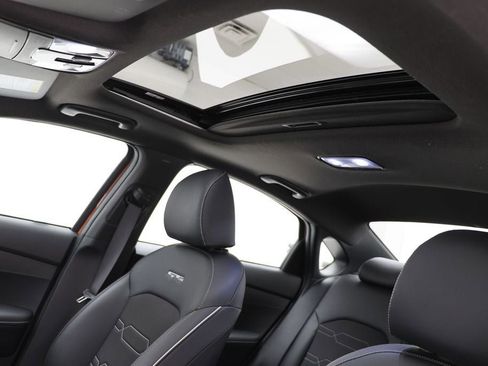 Used 2024 Kia Forte GT-Line w/ GT-Line Premium Package image 16