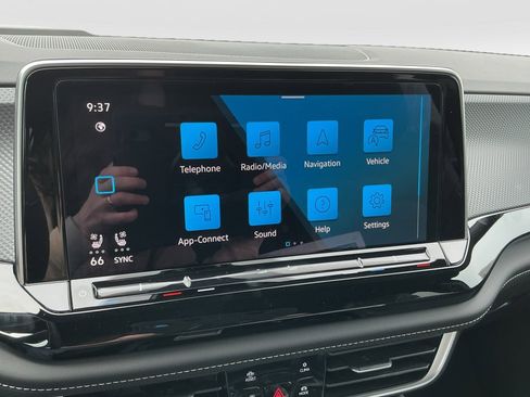 New 2026 Volkswagen Atlas Cross Sport SEL R-Line image 17