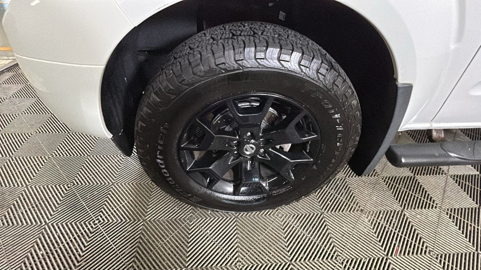 Used 2020 Nissan Frontier SV w/ Midnight Edition Floor Mats AWD/4WD image 10