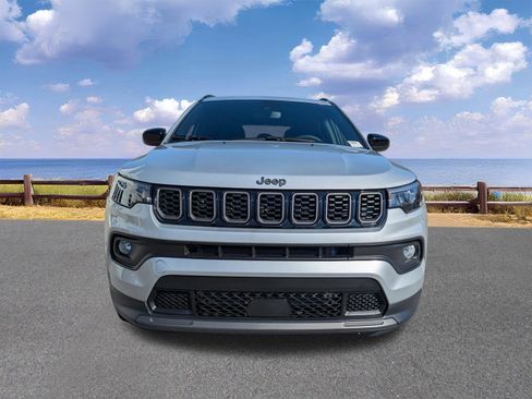 Used 2025 Jeep Compass Latitude w/ Altitude Special Edition image 9