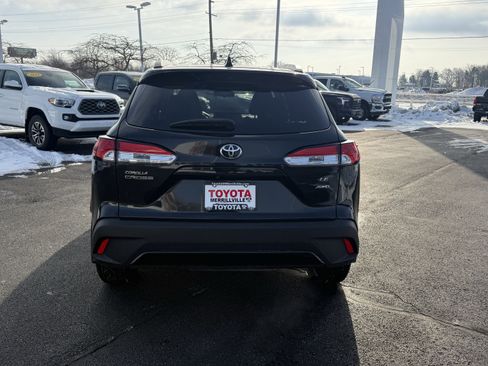 Certified 2022 Toyota Corolla Cross LE image 7