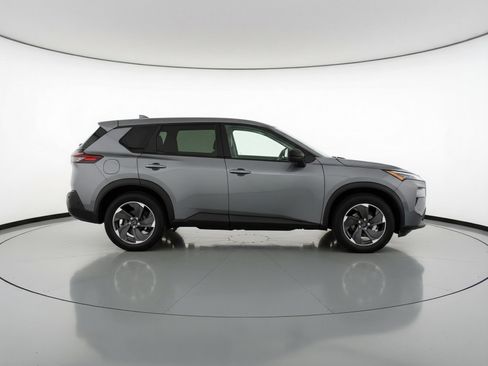 Used 2025 Nissan Rogue SV image 11