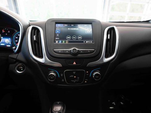Used 2021 Chevrolet Equinox LT FWD image 17