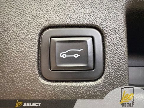 Used 2018 Chevrolet Equinox LT w/ Sun & Infotainment Package FWD image 22