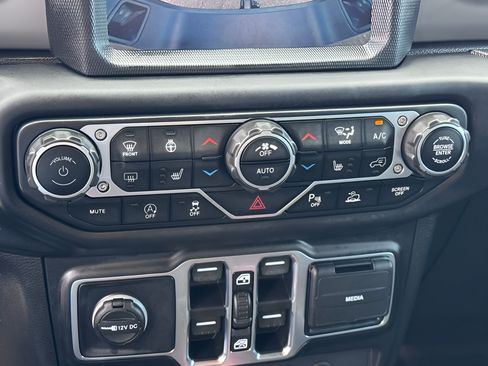Used 2021 Jeep Gladiator Sport AWD/4WD image 19