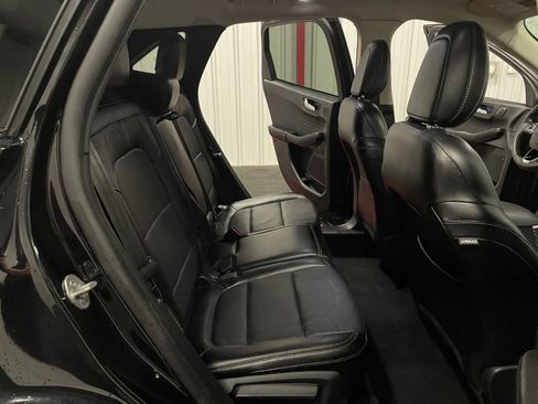 Used 2020 Ford Escape Titanium image 41