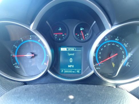 Used 2015 Chevrolet Cruze LT FWD image 4