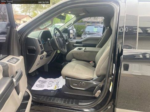 Used 2018 Ford F150 XLT w/ Equipment Group 302A Luxury AWD/4WD image 16