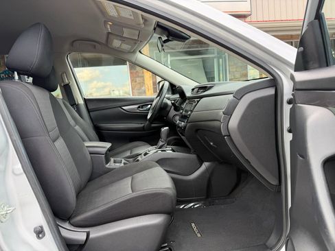 Used 2020 Nissan Rogue SV AWD/4WD image 23