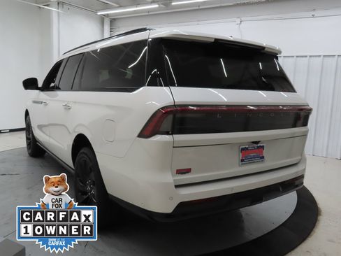 Used 2025 Lincoln Navigator L Reserve w/ Jet Appearance Package image 5