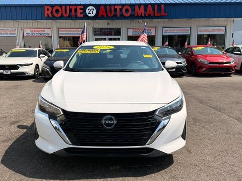 Used 2024 Nissan Sentra SV FWD image 3