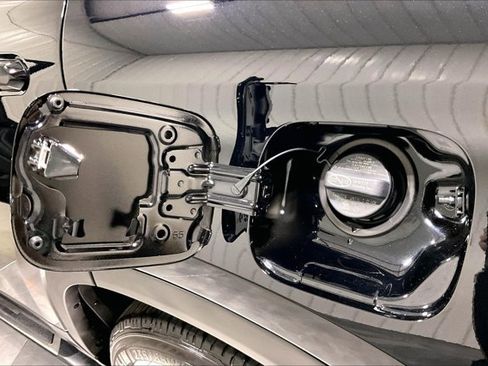 Certified 2024 Toyota Highlander XLE image 44