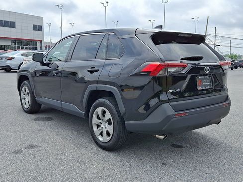 Used 2023 Toyota RAV4 LE AWD/4WD image 5