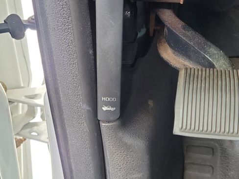 Used 2015 Ford F550 2WD Regular Cab Super Duty image 28