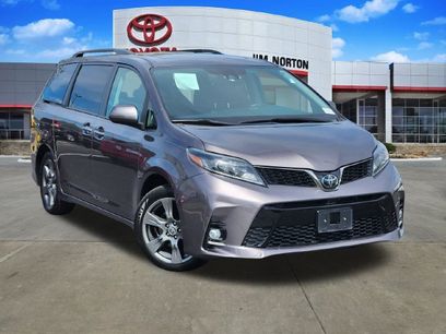 Used 2020 Toyota Sienna SE w/ SE Preferred Package