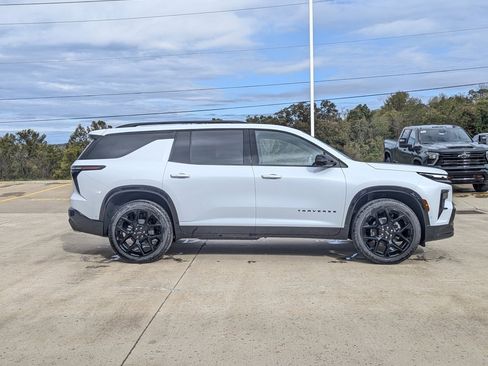 New 2026 Chevrolet Traverse RS w/ LPO, Floor Liner Package image 6