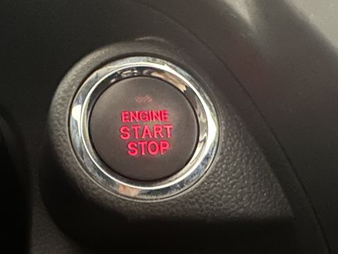 Certified 2025 Subaru Forester Limited image 31