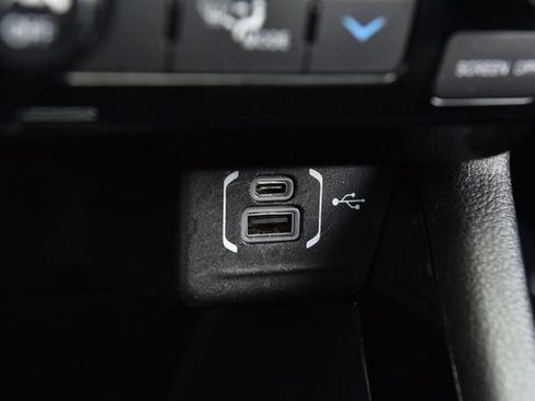 Used 2025 Jeep Compass Trailhawk AWD/4WD image 16