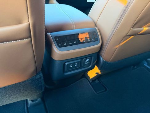 New 2026 Nissan Pathfinder Platinum AWD/4WD image 23