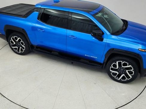 Used 2025 Chevrolet Silverado EV RST image 77