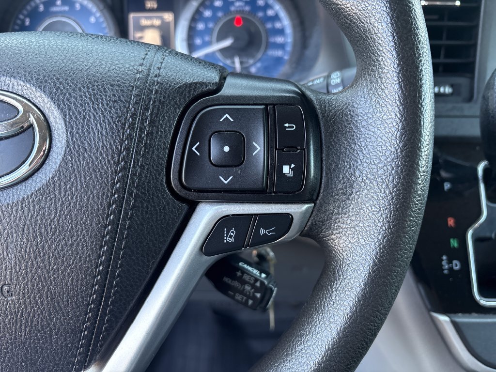 Used 2020 Toyota Sienna LE FWD image 33