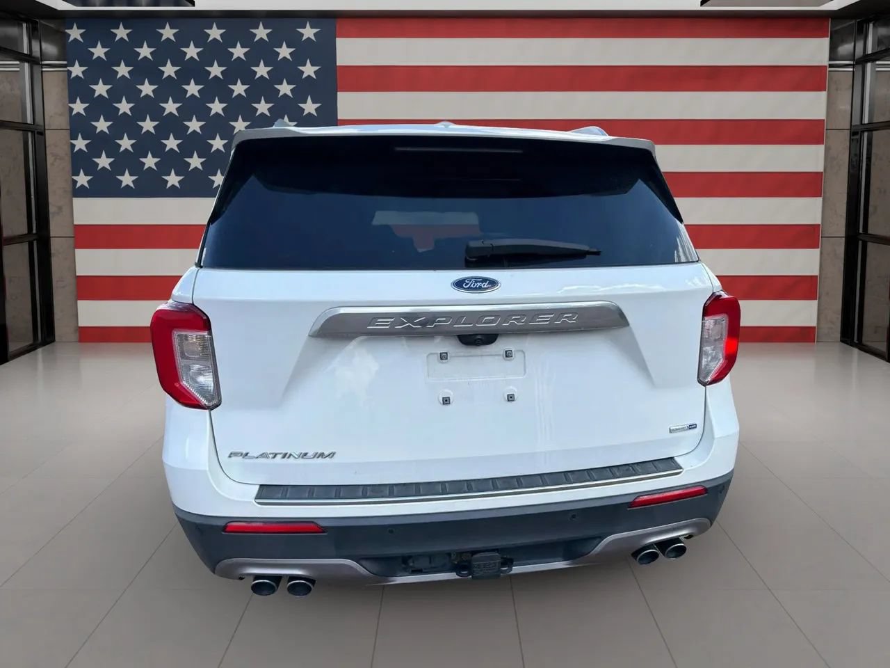 Used 2020 Ford Explorer Platinum w/ Premium Technology Package AWD/4WD image 6