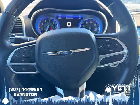 Used 2017 Chrysler 300 C AWD/4WD image 23