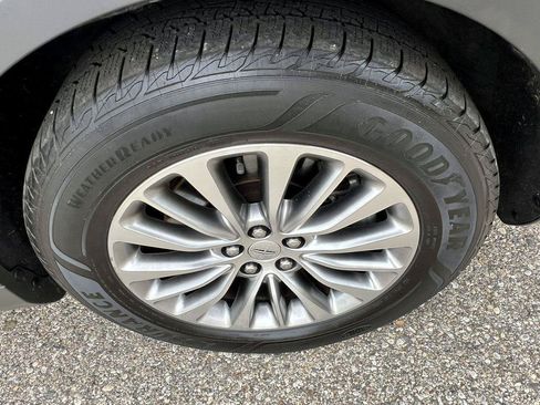 Used 2017 Lincoln MKX Select w/ Select Plus Package FWD image 21
