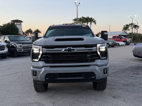 Used 2024 Chevrolet Silverado 2500 LTZ w/ LTZ Plus Package AWD/4WD image 3