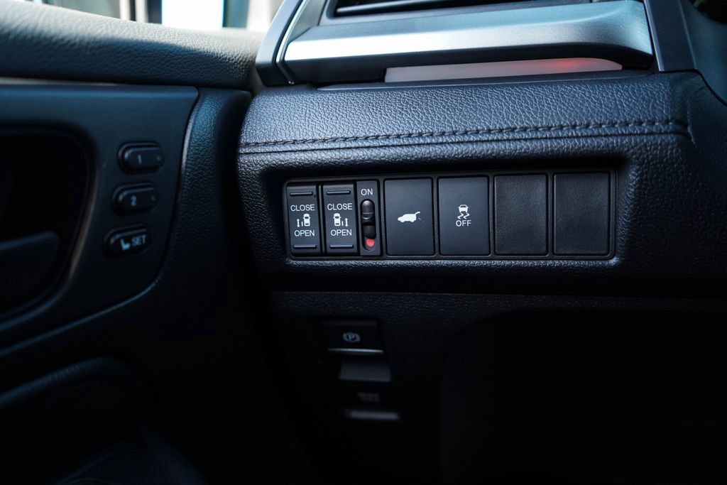 Used 2025 Honda Odyssey Sport-L image 31