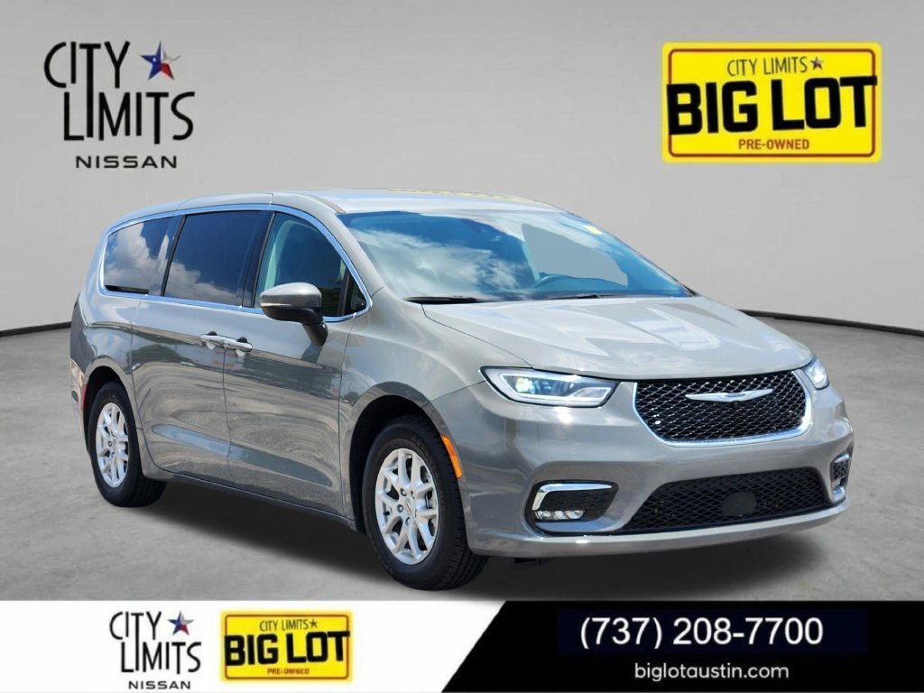 Used 2023 Chrysler Pacifica Touring-L FWD 360° Tour