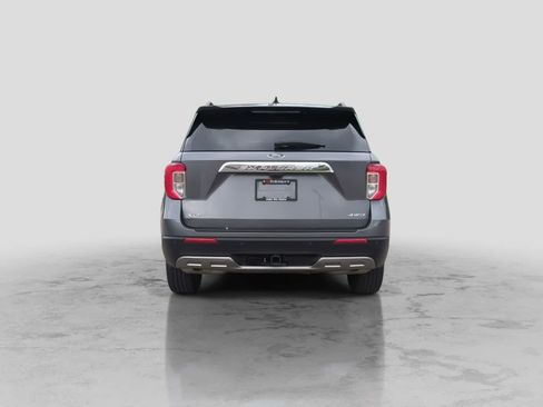 Used 2023 Ford Explorer XLT w/ Equipment Group 202A AWD/4WD image 7