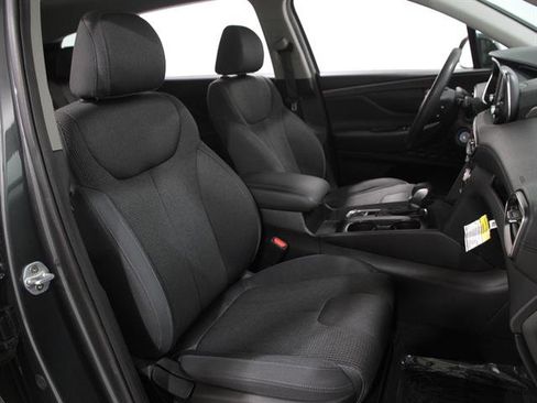 Used 2019 Hyundai Santa Fe SE image 15