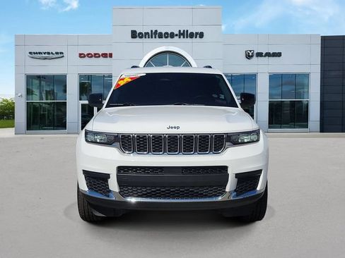 Used 2023 Jeep Grand Cherokee L Laredo RWD image 2