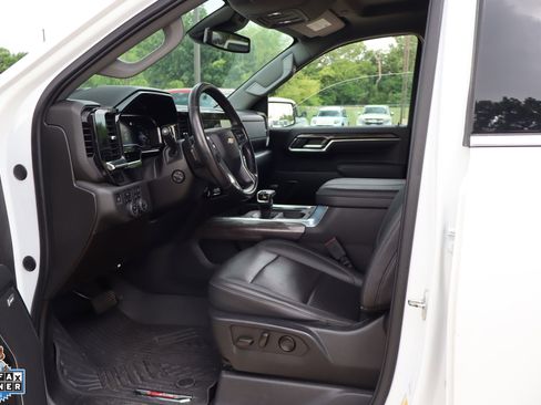 Used 2023 Chevrolet Silverado 1500 LTZ AWD/4WD image 25