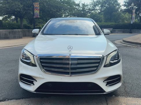 Used 2019 Mercedes-Benz S 560 4MATIC Sedan w/ AMG Line Exterior image 3