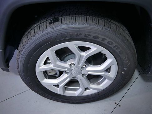 Used 2024 Jeep Compass Sport image 18