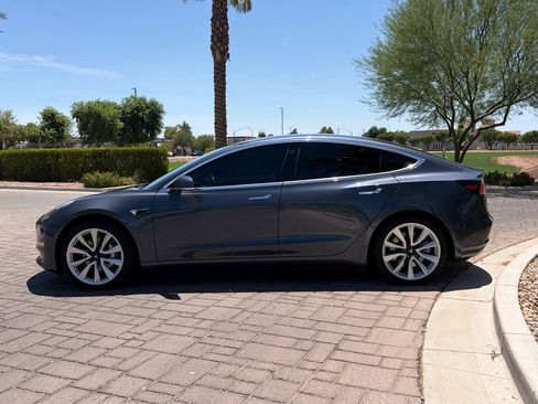 Used 2018 Tesla Model 3 Long Range RWD image 5