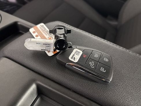 Used 2024 GMC Sierra 1500 SLE w/ Preferred Package image 18