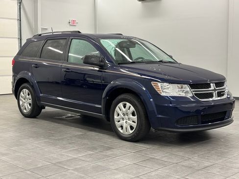 Used 2019 Dodge Journey SE image 1