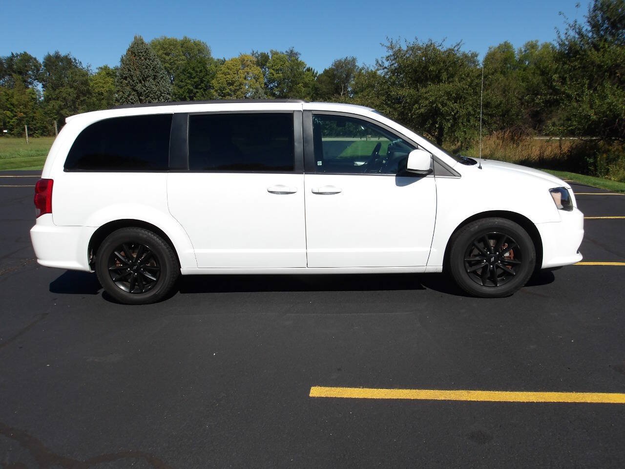 Used 2019 Dodge Grand Caravan GT FWD image 2