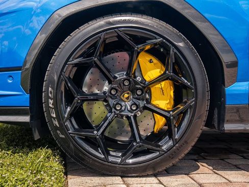 Used 2024 Lamborghini Urus Performante AWD/4WD image 15