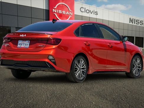 Used 2023 Kia Forte GT-Line w/ GT-Line Premium Package FWD image 3