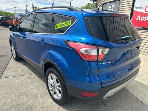 Used 2017 Ford Escape SE w/ Equipment Group 201A FWD image 7