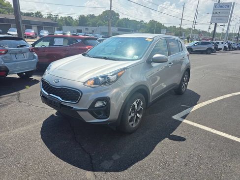Used 2022 Kia Sportage LX AWD/4WD image 3