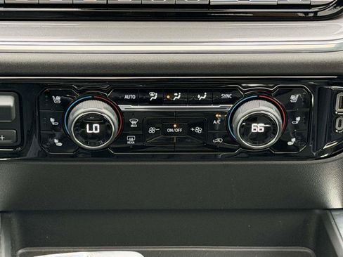 Used 2023 Chevrolet Silverado 1500 High Country w/ High Country Premium Package AWD/4WD image 14