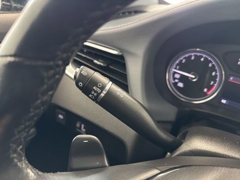 Used 2023 Buick Enclave Essence image 41